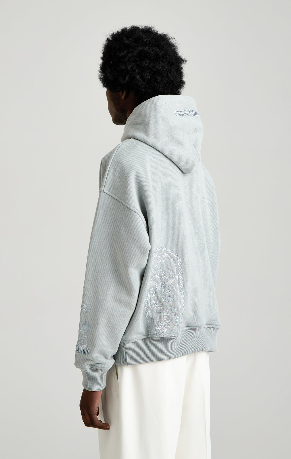 Tapestry in grey hood