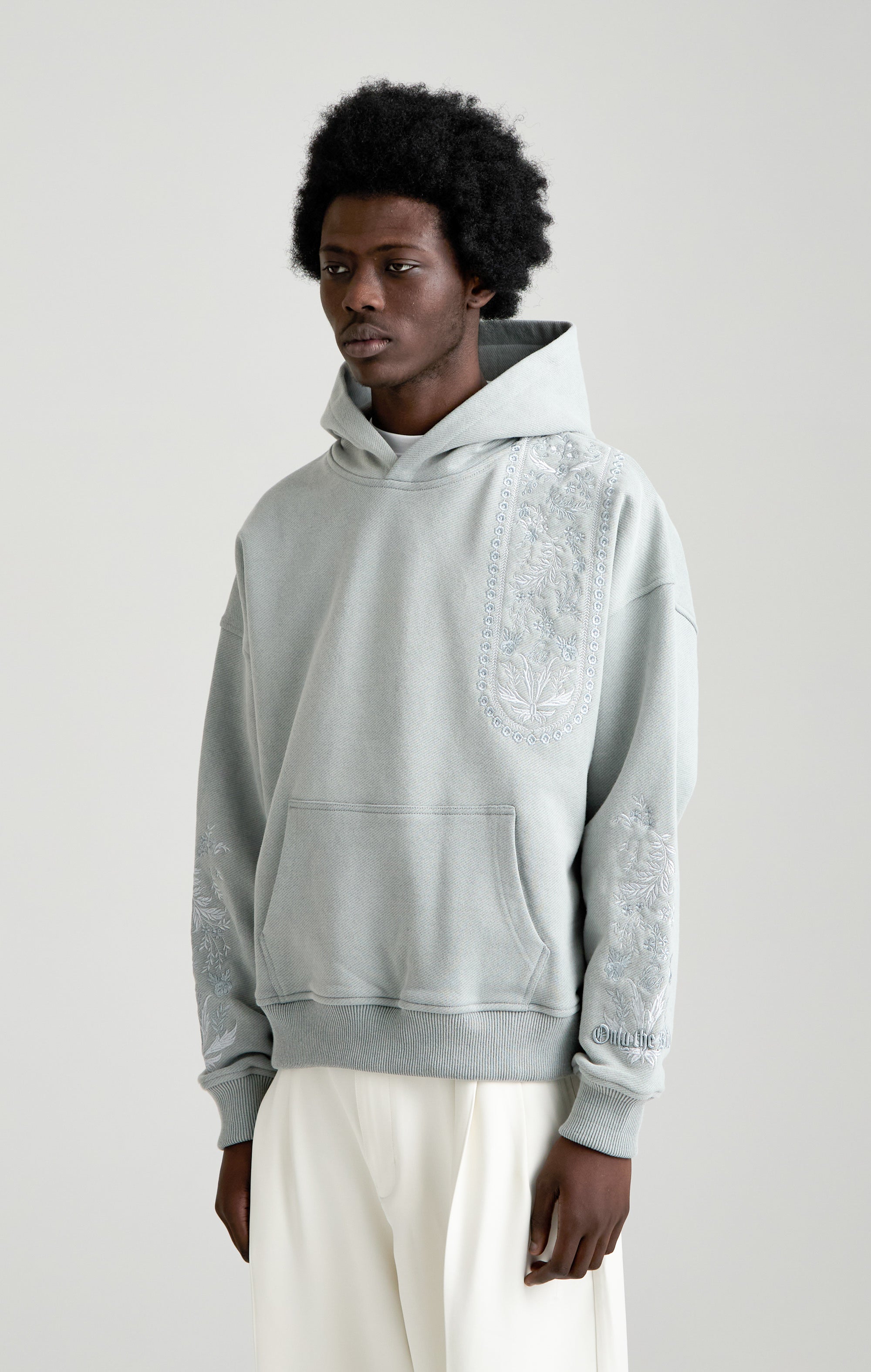 Tapestry in grey hood