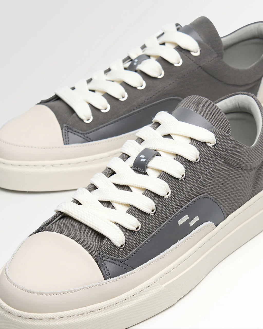 Riviera Low Dark Grey