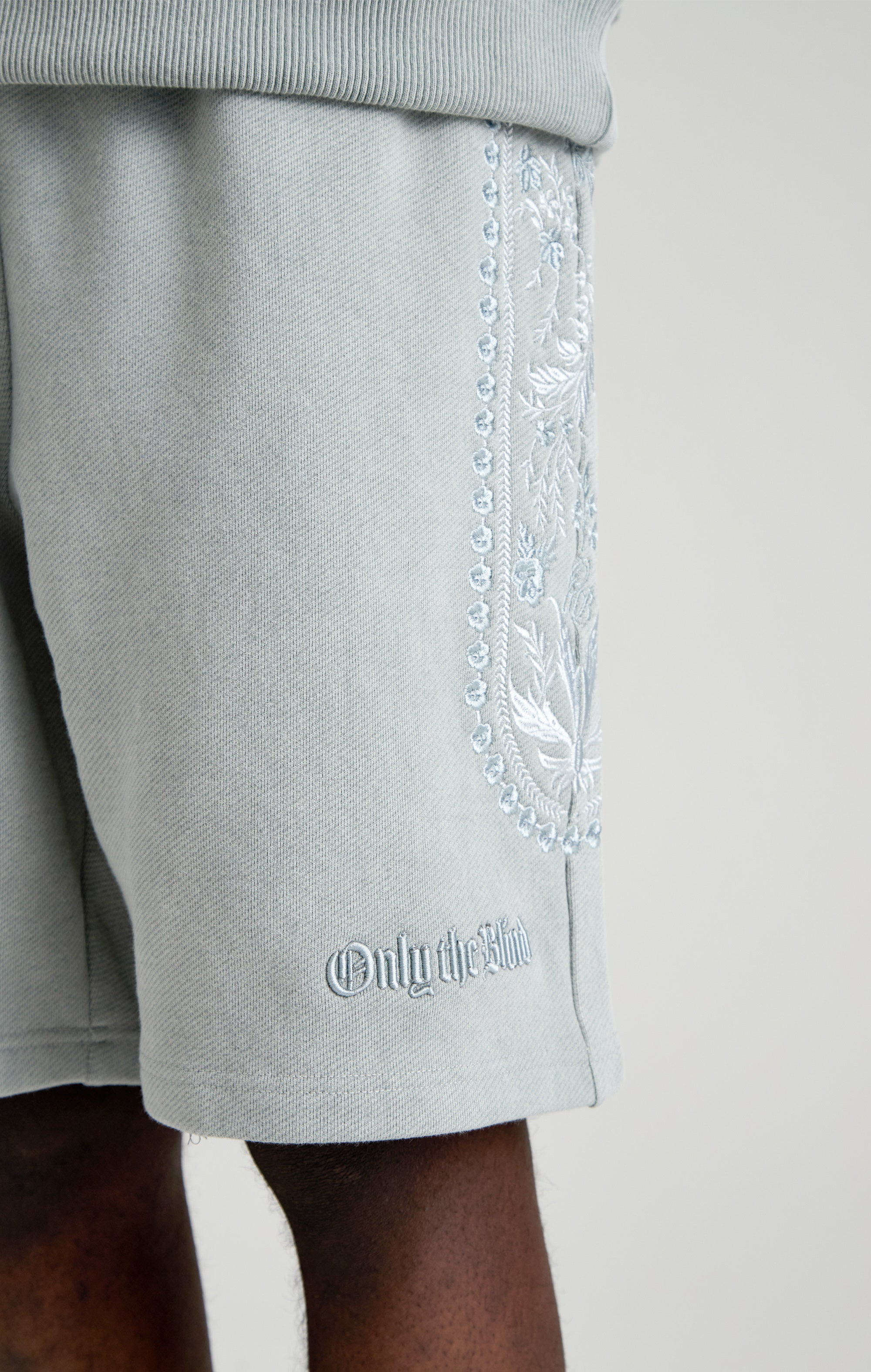Tapestry in grey shorts